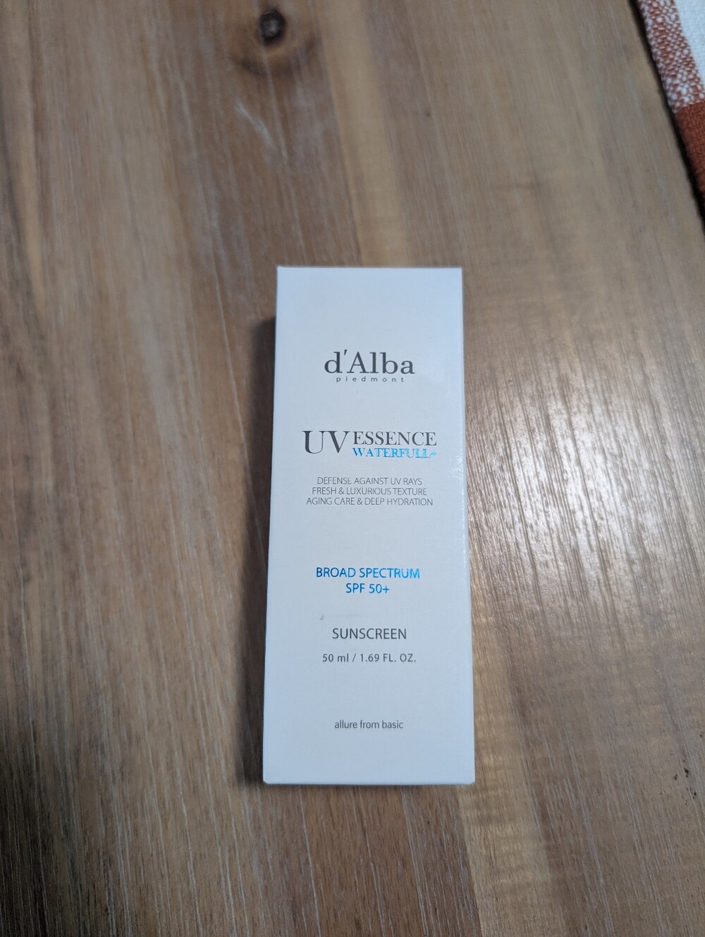 D'alba UV Essence Waterfull+ SPF 50+